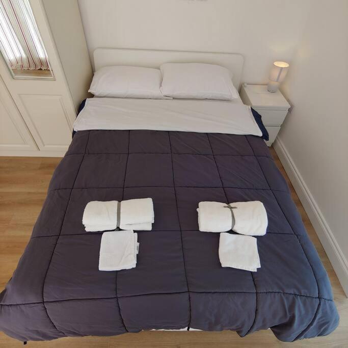 Self Contained, Double Bed Studio, Private Kitchen, Private Bath, Walking Distance To Harry Potter Watford  Eksteriør billede